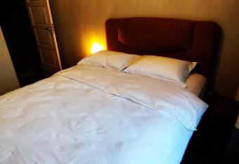 Rental Room in a shared apartment near the airport has Balcony rooms