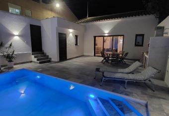 La Casica has Balcony rooms