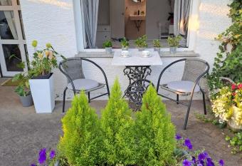 Soba Dvori has Balcony rooms