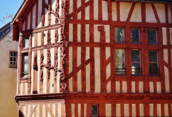 Appartement 30m   RDC 2 pi  ces allows 18 year olds to book a room