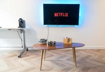 Baln  o, Ecran LCD, Literie 160x200 has rooms with a private hot tub