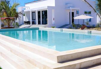 New villa Michamvi, AIKA HOUSE allows 18 year olds to book a room