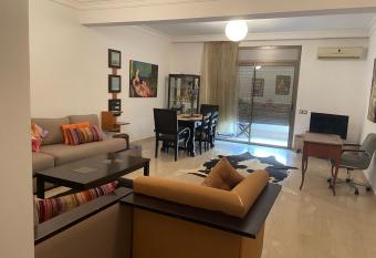 Appartement entier en bord de mer has Balcony rooms