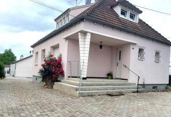 G  te Wintzenheim, 4 pi  ces, 6 personnes - FR-1-744-24 has Balcony rooms