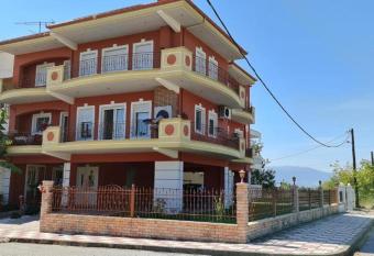 Giotas House-free parking has Balcony rooms