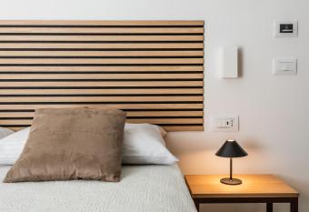 Case Varanni has Balcony rooms