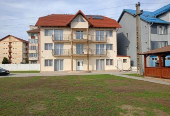 VILA LA FORTALEZA has Balcony rooms