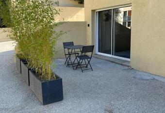 Grand Studio au Rdc dans r  sidence, clim, terrasse has Balcony rooms