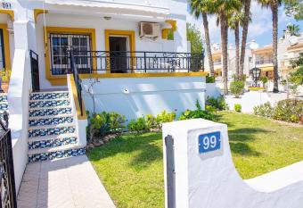 Ground Floor 2 bed Apartment with garden & communal pool has Balcony rooms