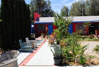Safari Motor Inn ~ Joshua Tree allows 18 year olds to book a room