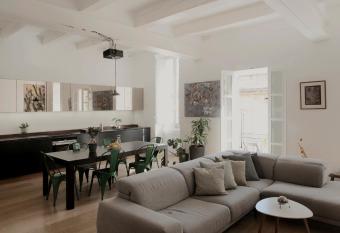 Architect   s home pad - Valletta has Balcony rooms