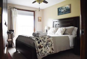 As You Like It Bed and Breakfast has rooms with a private hot tub