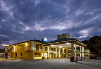 Days Inn by Wyndham Murphy has Smoking rooms