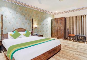 Hotel Royal Ville Agra has Balcony rooms