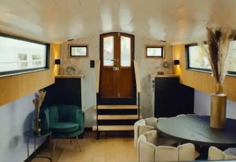 Unieke beleving op het water, de Prinsenboot. has Balcony rooms