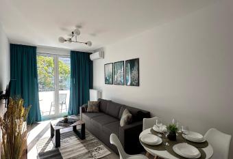 SkyTravel 26 Apartament Pileckiego Nowy Dw  r Mazowiecki Airport Modlin 24H has Balcony rooms