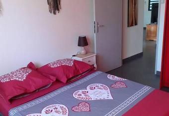 chez laly et mimy has Balcony rooms