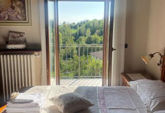 Il Nido dell   Aquila has Balcony rooms