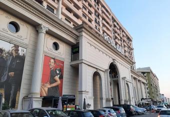 Royal Mall Apartment allows 18 year olds to book a room