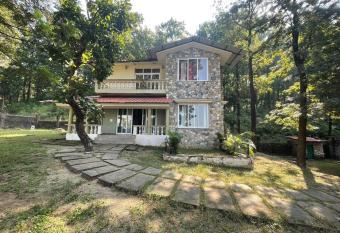 Dunga Villa With fireplace has Smoking rooms