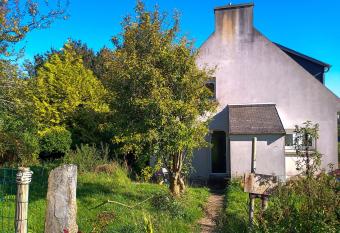 Maison d h  te de l Aber allows 18 year olds to book a room