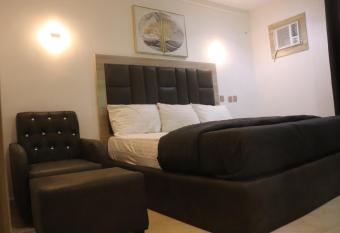 RJ HOTEL & RESTUARANT allows 18 year olds to book a room