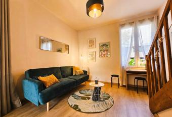 La No   d Or by Madame Conciergerie has Balcony rooms