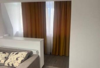 Apartament ultra central allows 18 year olds to book a room