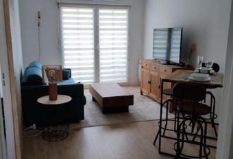 Joli T2 dans r  sidence calme has Balcony rooms