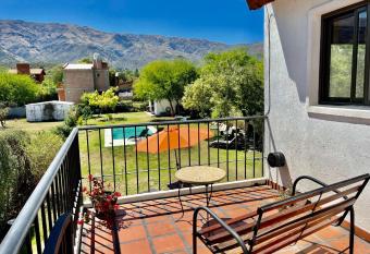 Departamento con vista a las sierras en Planta Alta para 2 a 4 personas has Balcony rooms