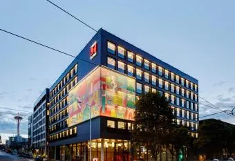 Apartment Studio with Shared Bathroom on the 1st Floor in University District Seattle allows 18 year olds to book a room