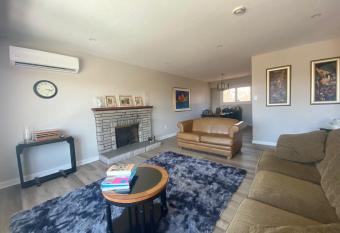 Private Room Lakeview House- Westmount has Balcony rooms