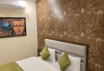 Hotel V R Villa allows 18 year olds to book a room