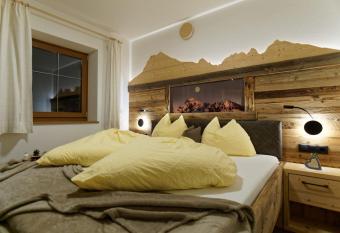 Voppichlhof App Enzian has Balcony rooms