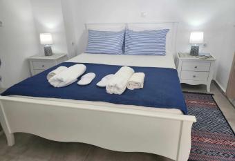 ANDRIANOS DELUXE STUDIO allows 18 year olds to book a room