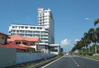 PINTARMAN SERVICE APRTMENT @ THE STIRLING SUITES allows 18 year olds to book a room