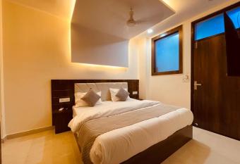 Wooib Hotels, Haridwar has Smoking rooms