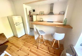 Weener - City Apartment mit Garten has Balcony rooms