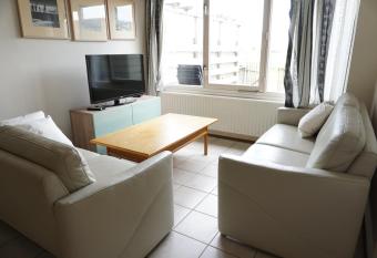 Kustverhuur, Oude manege Nieuwvliet, Nieuwvliet 3 - 9 has Balcony rooms