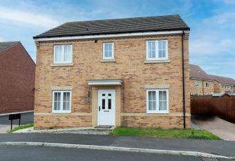 Supreme House has Balcony rooms