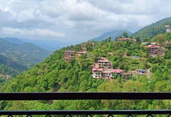 Sky Hill Top has Balcony rooms