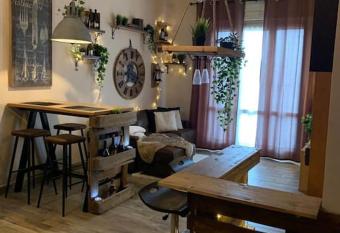 B&B La Stazione has Balcony rooms