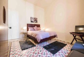 Isla 2 allows 18 year olds to book a room