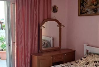 Arad has Balcony rooms