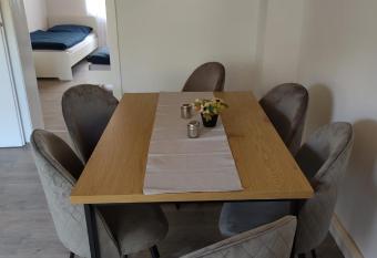 estrella24 LIVING ROOMS Kairo has Balcony rooms