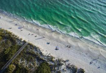 Beautiful Beachfront 1 BR Suite Boutique Hotel allows 18 year olds to book a room