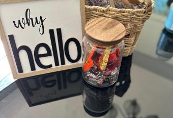 chalet style home with jacuzzi and big back deck allows 18 year olds to book a room