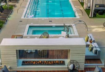 5mins to Disney, Three bedrooms house with kitchen has Balcony rooms