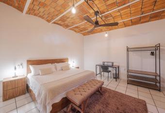 El Refugio de Sayulita - Health and Wellness House allows 18 year olds to book a room