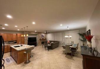 LA Mirage Villa Cheerful Coachella 4 Br House has Balcony rooms